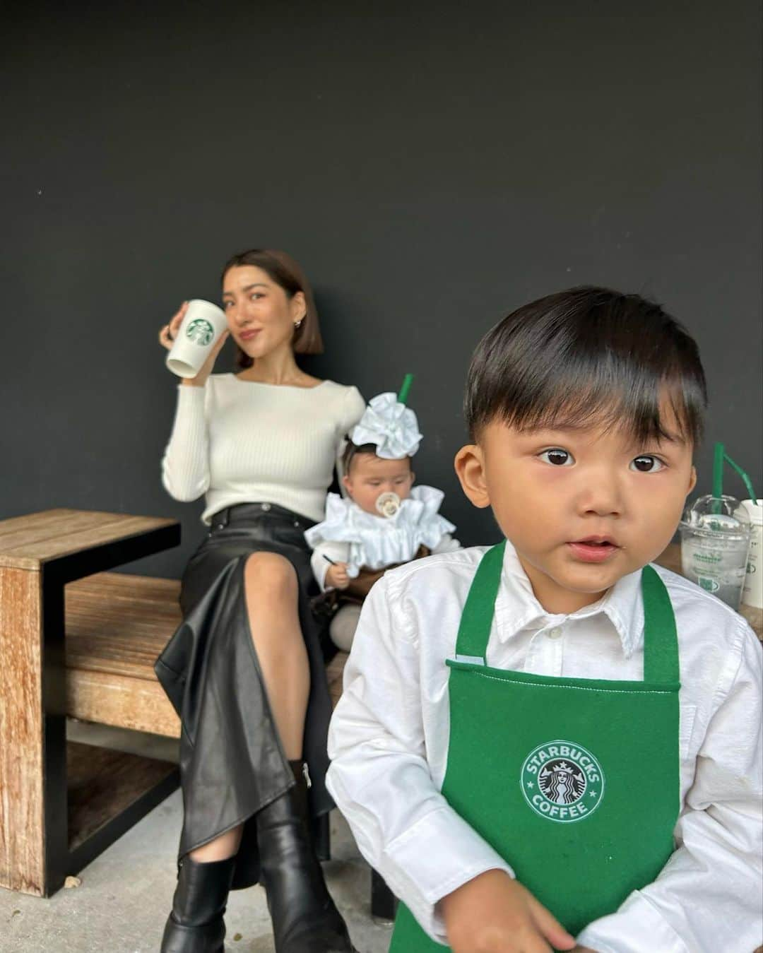 HARUEさんのインスタグラム写真 - (HARUEInstagram)「Happy starbucks🎃  世界で１番かわいいスターバックス🫣💕  #starbucks  #halloween #halloweencostume」10月30日 21時12分 - harue0104