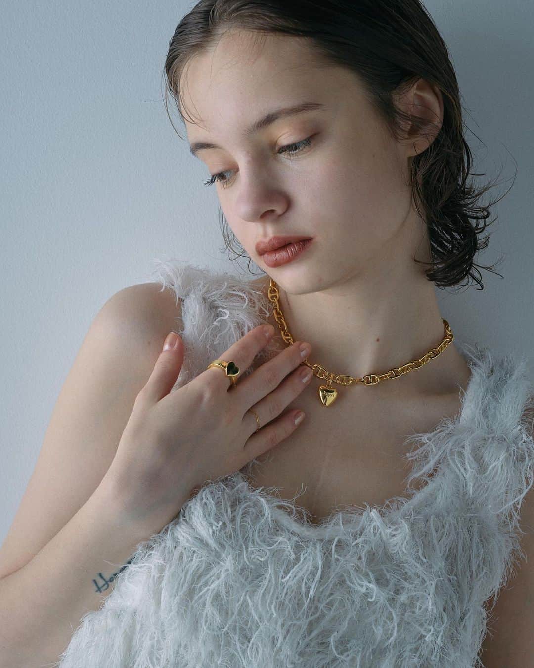 ARISAさんのインスタグラム写真 - (ARISAInstagram)「ㅤㅤㅤㅤㅤㅤㅤㅤㅤㅤㅤㅤㅤ ㅤㅤㅤㅤㅤㅤㅤㅤㅤㅤㅤㅤㅤ @keyon.____  マルチオイル沢山の方に 手に取っていただけて嬉しい🔓 ㅤㅤㅤㅤㅤㅤㅤㅤㅤㅤㅤㅤㅤ 寒くなって大活躍！ とにかく香りが最高なんよ🍋 ㅤㅤㅤㅤㅤㅤㅤㅤㅤㅤㅤㅤㅤ ㅤㅤㅤㅤㅤㅤㅤㅤㅤㅤㅤㅤㅤ 再販はないと思うので 気になる方は是非♡ ㅤㅤㅤㅤㅤㅤㅤㅤㅤㅤㅤㅤㅤ そして明日まで アクセ達もお得に買えます🤞🏻 ㅤㅤㅤㅤㅤㅤㅤㅤㅤㅤㅤㅤㅤ ㅤㅤㅤㅤㅤㅤㅤㅤㅤㅤㅤㅤㅤ ㅤㅤㅤㅤㅤㅤㅤㅤㅤㅤㅤㅤㅤ ㅤㅤㅤㅤㅤㅤㅤㅤㅤㅤㅤㅤㅤ #KEYON #keyon_ring  #マルチオイル#ヘアオイル#お部屋 #お部屋紹介#部屋作り #一人暮らし#一人暮らし女子 #インテリア#家具 #チャオパニック#ciaopanic ㅤㅤㅤㅤㅤㅤㅤㅤㅤㅤㅤㅤㅤ」10月30日 21時15分 - ari33_