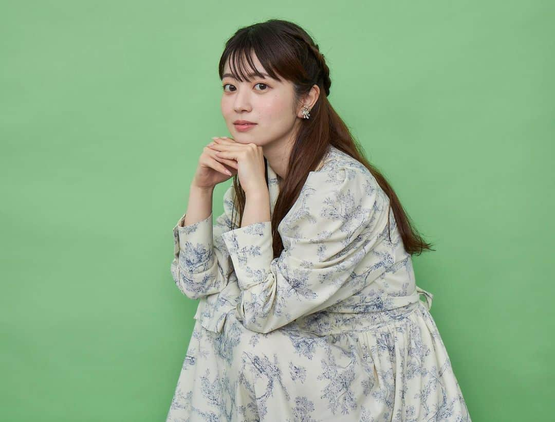 中根舞美のインスタグラム：「・  テレビ東京アナウンサーカレンダーが発売されます🫶🏻  わたしも初めて参加させていただきました！ こちらはアザーカット📸  ぜひお手に取ってみてください！  ■発売日：2023年11月15日（水） 　※テレ東本舗。（テレ東公式ショップ）では限定特典付き！  #テレビ東京 #テレビ東京アナウンサー」