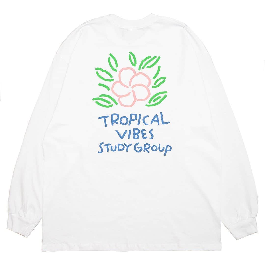 サイトウジュンのインスタグラム：「--------- トロピカル・バイブス研究会、トリロジー最終作。"Flower" LS Tee。 （受注生産 11/5（日）23:59オーダー締切） @catchofthedaystore   皆様、この夏はありがとうございました！アオケン画伯 @ken05_aoki による３部作ラストは、🌺🌴トロピカルフラワーのロングスリーブです〜！こちら実物かなり可愛いで〜す！今回フロントは通称：アオケンブルー、コレがまた良し。プリントディレクターは @letterpacklight 氏で安心の💯な仕上がり。ボディはアメリカンアパレル1304（exアルスタイル）。サイズ展開M、L、XL、2XL、受注生産スタイルで締切お気をつけつつ、ぜひぜひです〜！！ありがとうございまーす！！😎🤙🌴⛱️  プロフィールリンクからどうぞ！  Powered by @kakubarhythm_official」