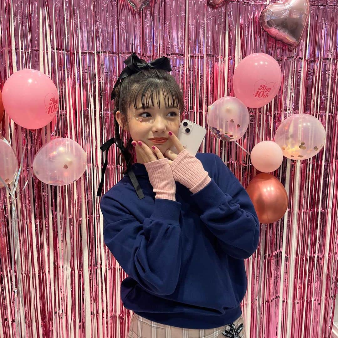 ALGY 【alternative + girly ＝ ALGY 】さんのインスタグラム写真 - (ALGY 【alternative + girly ＝ ALGY 】Instagram)「. 10th FAN MEETINGレポ💗 イベントに来てくださったみなさん、インスタライブみてくださったみなさん、本当にありがとうございました🥺♡  1部も2部もめちゃめちゃ盛り上がって楽しいイベントになりました❤️‍🔥  イベントに来れなかった方はぜひ！1部インスタライブのアーカイブをご覧ください😉  そのまちゃんの笑顔でたくさんのハッピーがあふれたイベントでした…❣️  @sonopy526 ちゃん、ありがとう！💗  2023.10.29 ALGY 10th anniversary FAN MEETING @algy_qsmallabeno   #ALGY #アルジー #fanmeeting  #ファンミ #イベント」10月30日 21時30分 - algy_official