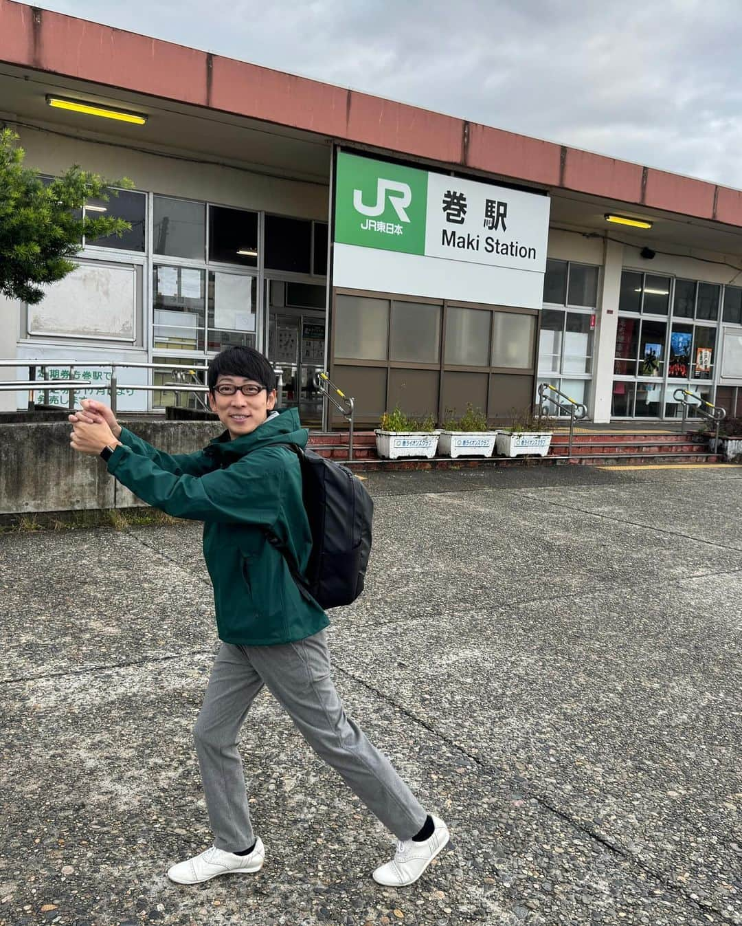 吉川正洋さんのインスタグラム写真 - (吉川正洋Instagram)「今日は柏崎駅から新潟駅まで越後線の旅でした。とても味わい深い旅になりましたのでどうぞ放送をお楽しみに！  鉄道ひとり旅、ごきげんよう！！  #鉄道ひとり旅」10月30日 21時41分 - dhyoshikawa