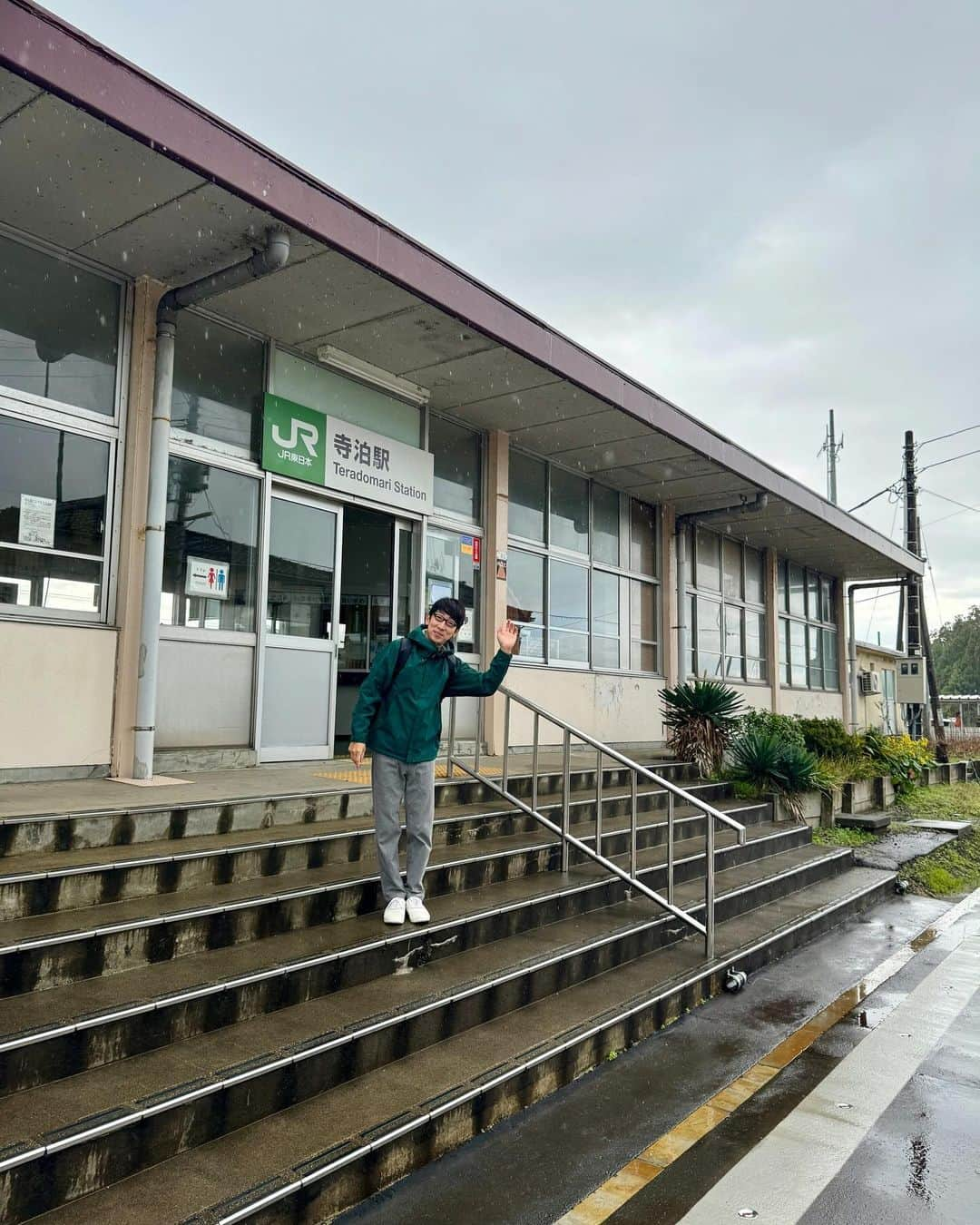 吉川正洋さんのインスタグラム写真 - (吉川正洋Instagram)「今日は柏崎駅から新潟駅まで越後線の旅でした。とても味わい深い旅になりましたのでどうぞ放送をお楽しみに！  鉄道ひとり旅、ごきげんよう！！  #鉄道ひとり旅」10月30日 21時41分 - dhyoshikawa