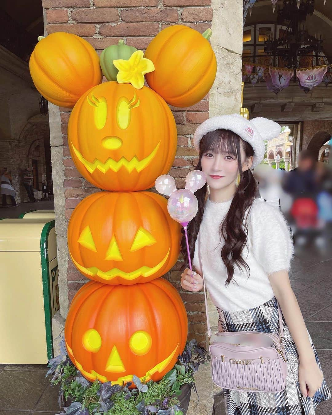 音嶋莉沙さんのインスタグラム写真 - (音嶋莉沙Instagram)「ハロウィンディズニー🎃  久しぶりに夢の国へ🏰✨ ハロウィンの時期に行けて楽しかった〜☺️ 40周年の帽子が可愛すぎた！！   #tokyodisneysea  #夢の国  #darich  #snidel  #jillbyjillstuart」10月30日 21時54分 - otoshima_risa