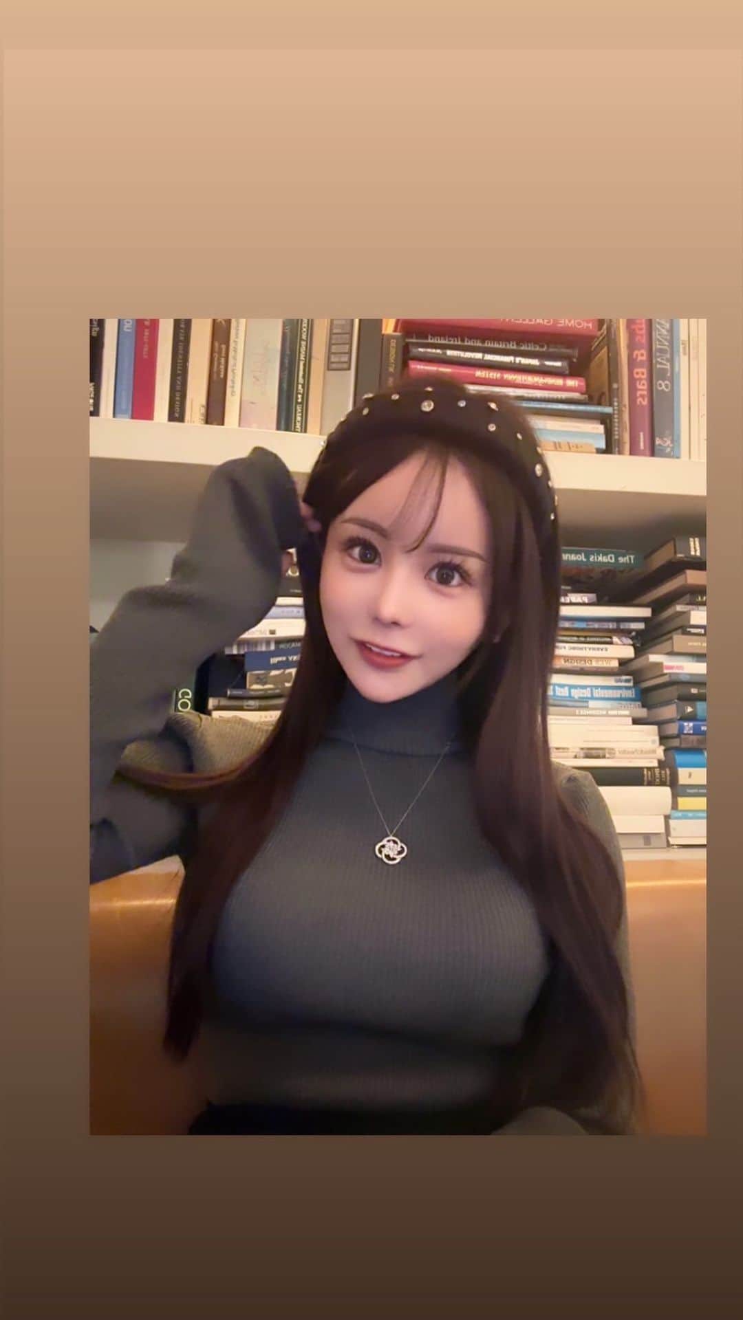 パピコのインスタグラム：「ヘアライン、眉、リップ　全てアートメイクしました❤️ メイク時間が圧倒的御手洗より早い…(笑) テンクリいつもありがとうです。  #アートメイク#テンクリ」