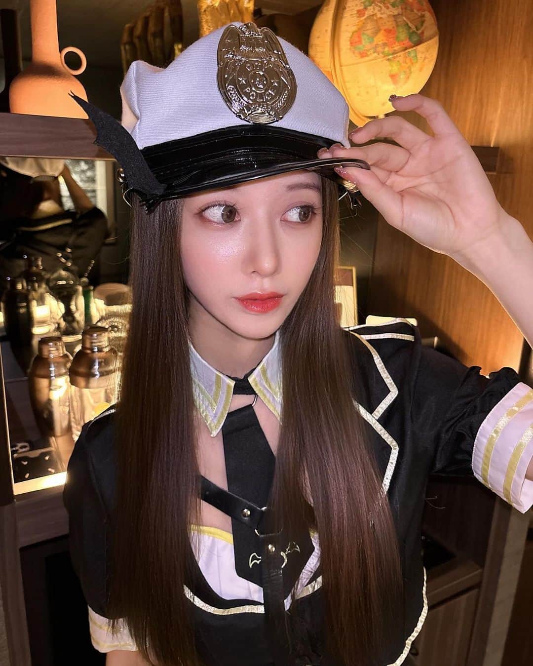 MICHIRUのインスタグラム：「Happy Halloween👮🖤」