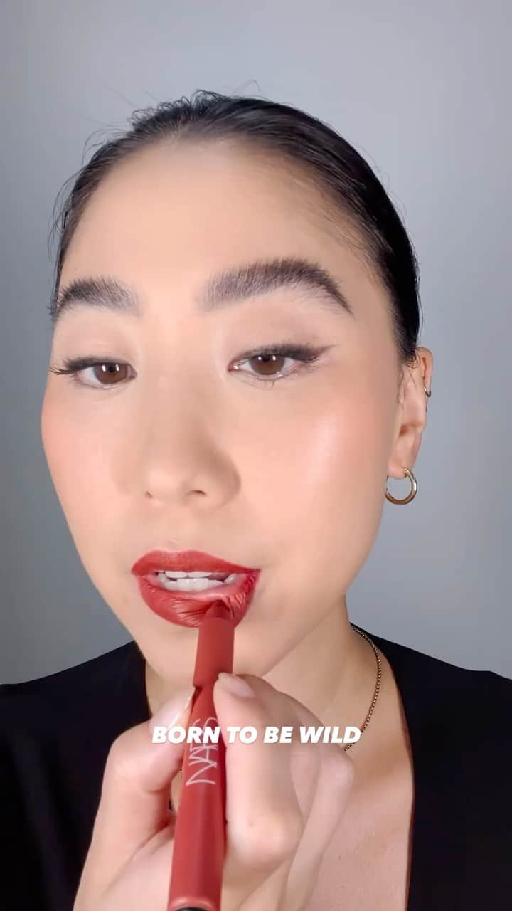 NARSのインスタグラム：「Treat lips to ravishing reds. 💋 Find your signature shade of Powermatte High-Intensity Lip Pencil now at @macys.   NARS Global Manager of Artistry Content @juliasohn wears: Born to Be Wild Dragon Girl Endless Love Kiss Me Deadly」