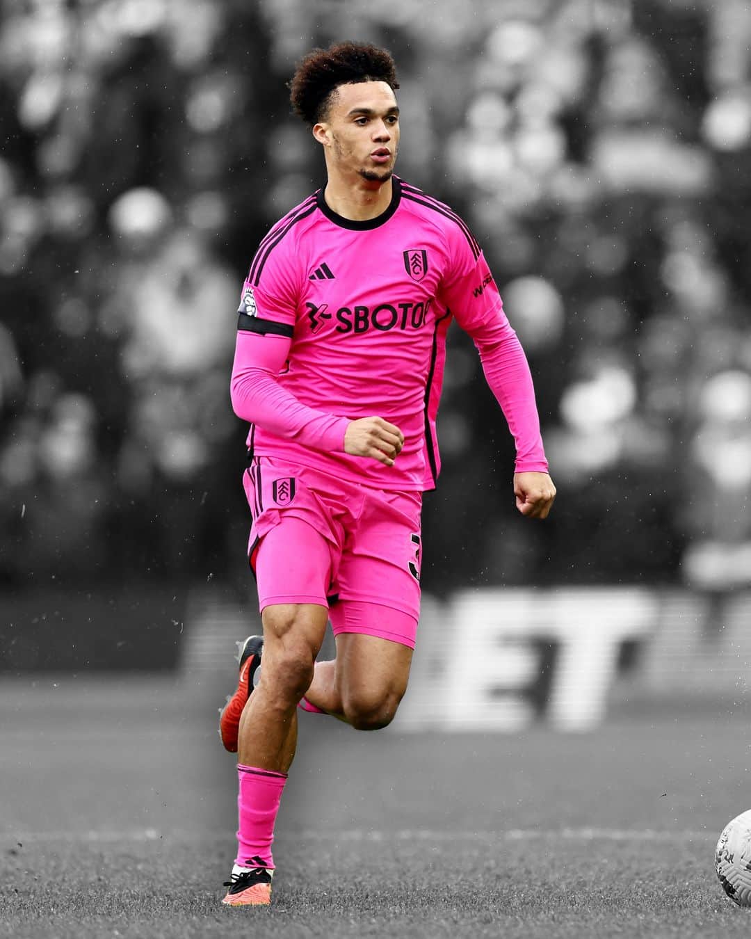 フラムFCのインスタグラム：「More interceptions than any other Premier League player this season! ❌」