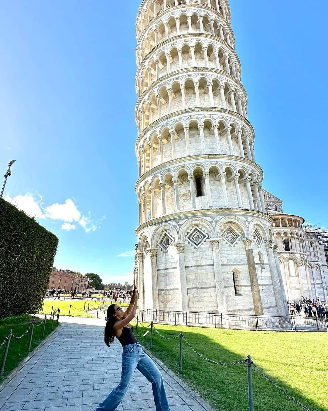 ステファニー・ダナさんのインスタグラム写真 - (ステファニー・ダナInstagram)「Italian Tourist Steph 😘 A perfect Saturday: Had breakfast in Rome, lunch in Pisa, dinner in Florence.. and then midnight snack back in Rome 😋😜」10月30日 22時11分 - smdana