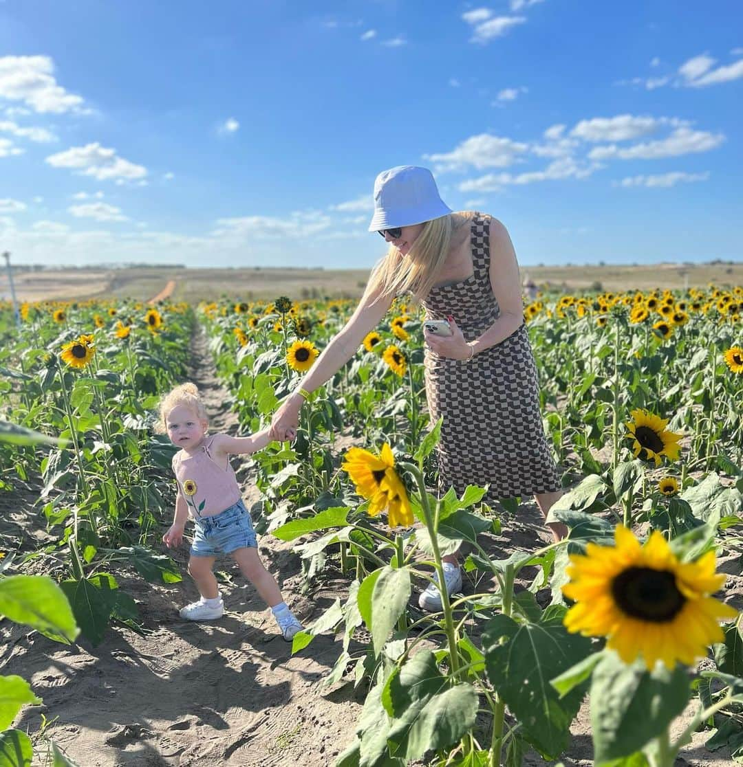 ポーラ・クリーマーさんのインスタグラム写真 - (ポーラ・クリーマーInstagram)「Hilton, there will always be room for your hand in mine. ❤️  📸 @shereenatlee  @southernhillfarms」10月30日 22時03分 - paulacreamer1