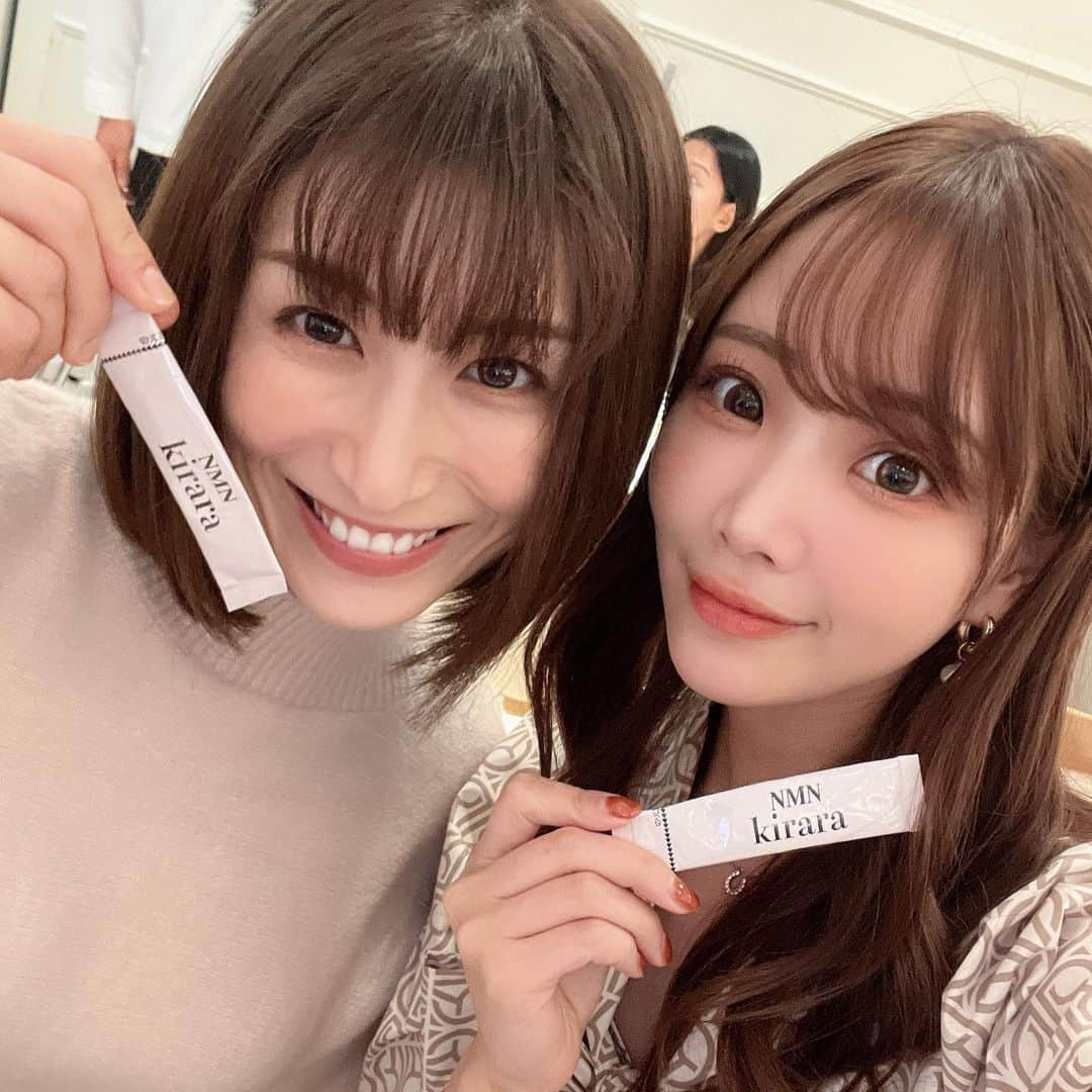 伊藤弥鈴さんのインスタグラム写真 - (伊藤弥鈴Instagram)「♡  令和の虎で志願された、しまだしゃちょー @shimadashacho さんが作った #NMNkirara の発表会に、 まりさん @okamotomari1213 と一緒に参加させていただきました😌  高品質でこだわりがたっぷり詰まったな「NMNkirara」✨ すごく飲みやすくて美味しかった😳💓  美容好きさんは是非チェックしてみてね♥  会場も素敵だし令和の虎の社長さん方が勢揃いで豪華な空間でした👑  #令和の虎#NMNkirara#美容サプリ#nmnサプリ」10月31日 18時00分 - itomisuzu_