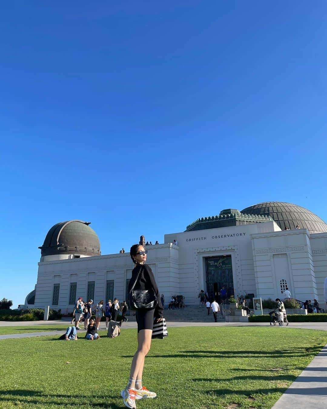 葉月蓮さんのインスタグラム写真 - (葉月蓮Instagram)「🔭✩.*˚🌙*.｡☀️☆。.:＊・゜ 💃🕺🕺🕺 #griffithobservatory #lalaland #losangeles #fiorucci #グリフィス天文台 #海外旅行 #ララランド」10月30日 22時08分 - hazuki_ren_