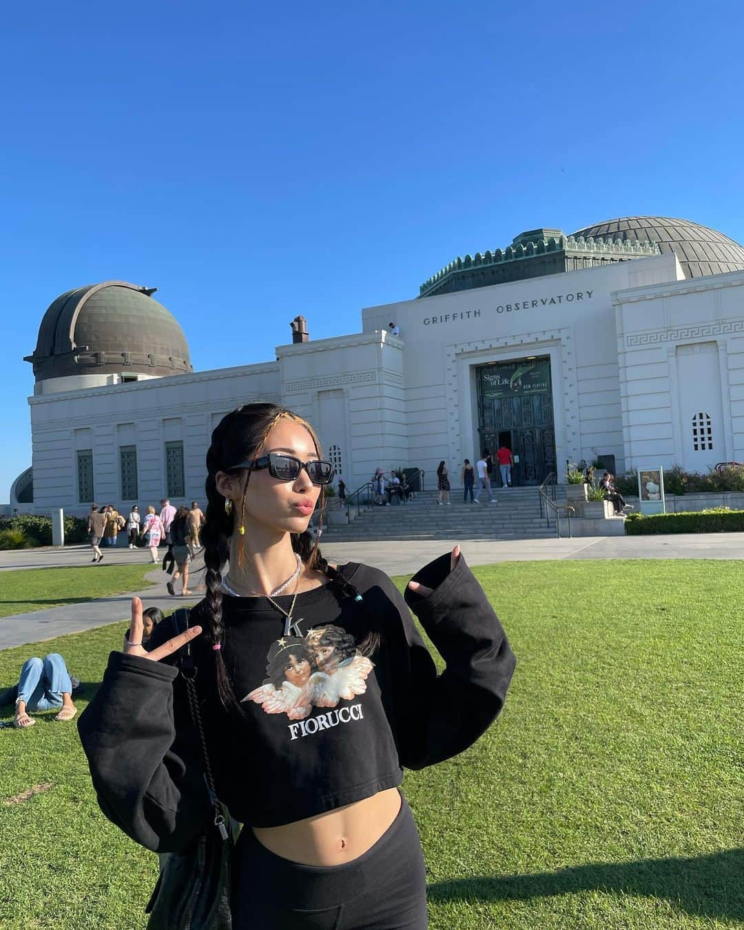 葉月蓮のインスタグラム：「🔭✩.*˚🌙*.｡☀️☆。.:＊・゜ 💃🕺🕺🕺 #griffithobservatory #lalaland #losangeles #fiorucci #グリフィス天文台 #海外旅行 #ララランド」