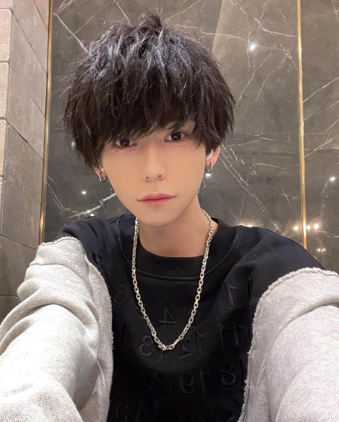深谷柊さんのインスタグラム写真 - (深谷柊Instagram)「髪の毛切ったよ〜✂️   いつもありがとうございます❗️」10月30日 22時19分 - petite_shumero