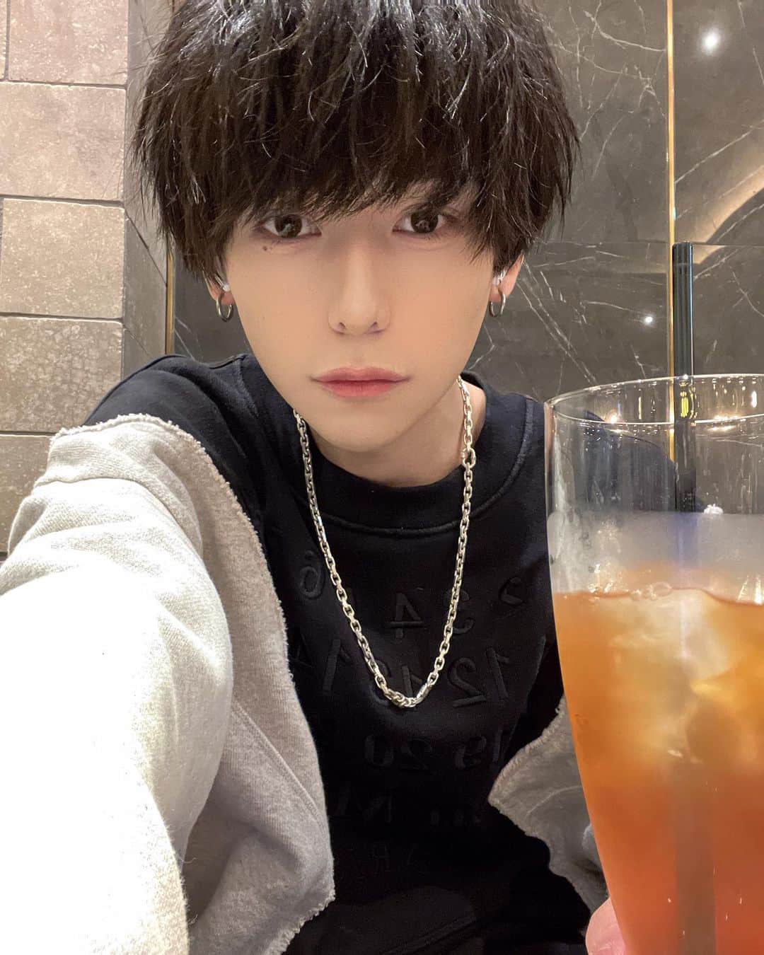 深谷柊さんのインスタグラム写真 - (深谷柊Instagram)「髪の毛切ったよ〜✂️   いつもありがとうございます❗️」10月30日 22時19分 - petite_shumero