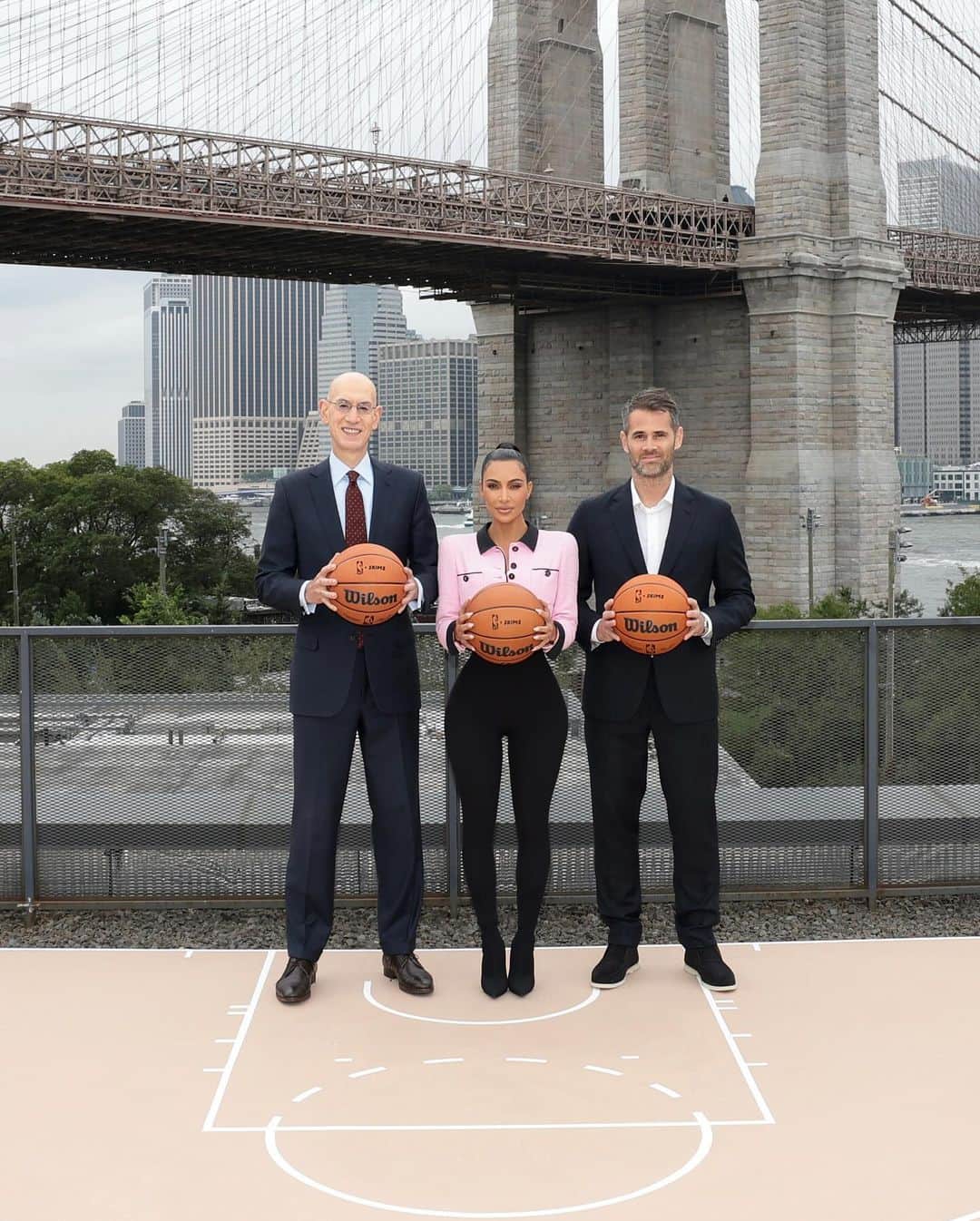 キム・カーダシアンさんのインスタグラム写真 - (キム・カーダシアンInstagram)「Introducing the SKIMS and NBA partnership. @SKIMS is now the Official Underwear Partner of the @NBA, @WNBA and @Usabasketball」10月30日 22時14分 - kimkardashian