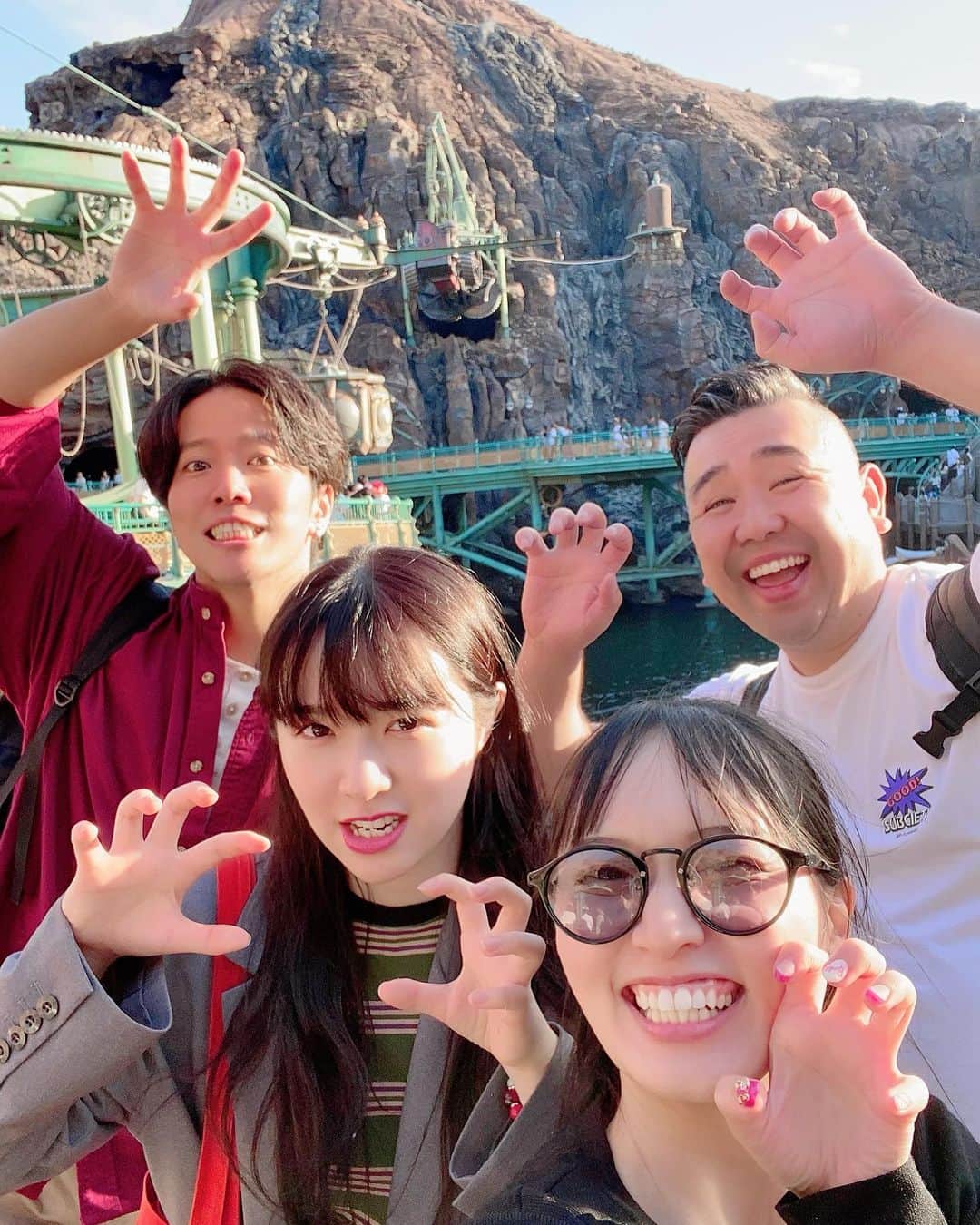 松浦景子さんのインスタグラム写真 - (松浦景子Instagram)「しょっちゅう会いすぎてるマブダチ 守りたい、この笑顔。  #グループライン擬音で会話成立する #家族より家族」10月30日 22時16分 - pinkpinks13