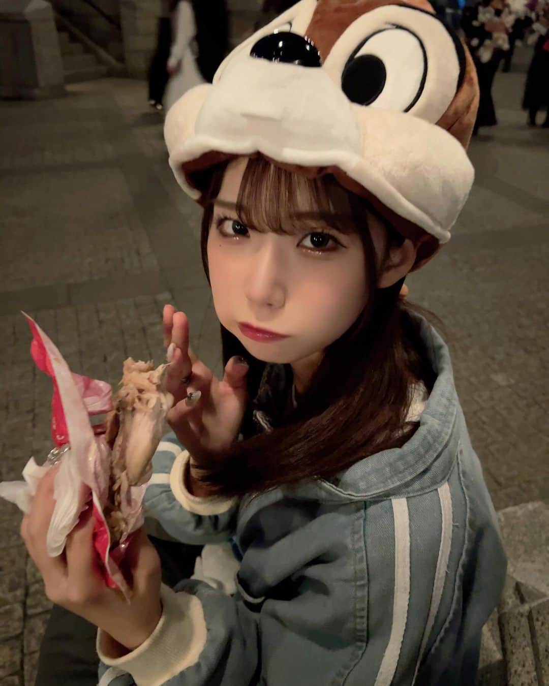 のインスタグラム：「ちぷで🐿️🌕 いちまいめリスっぽくておきにいり〜😃(自分でいう)」