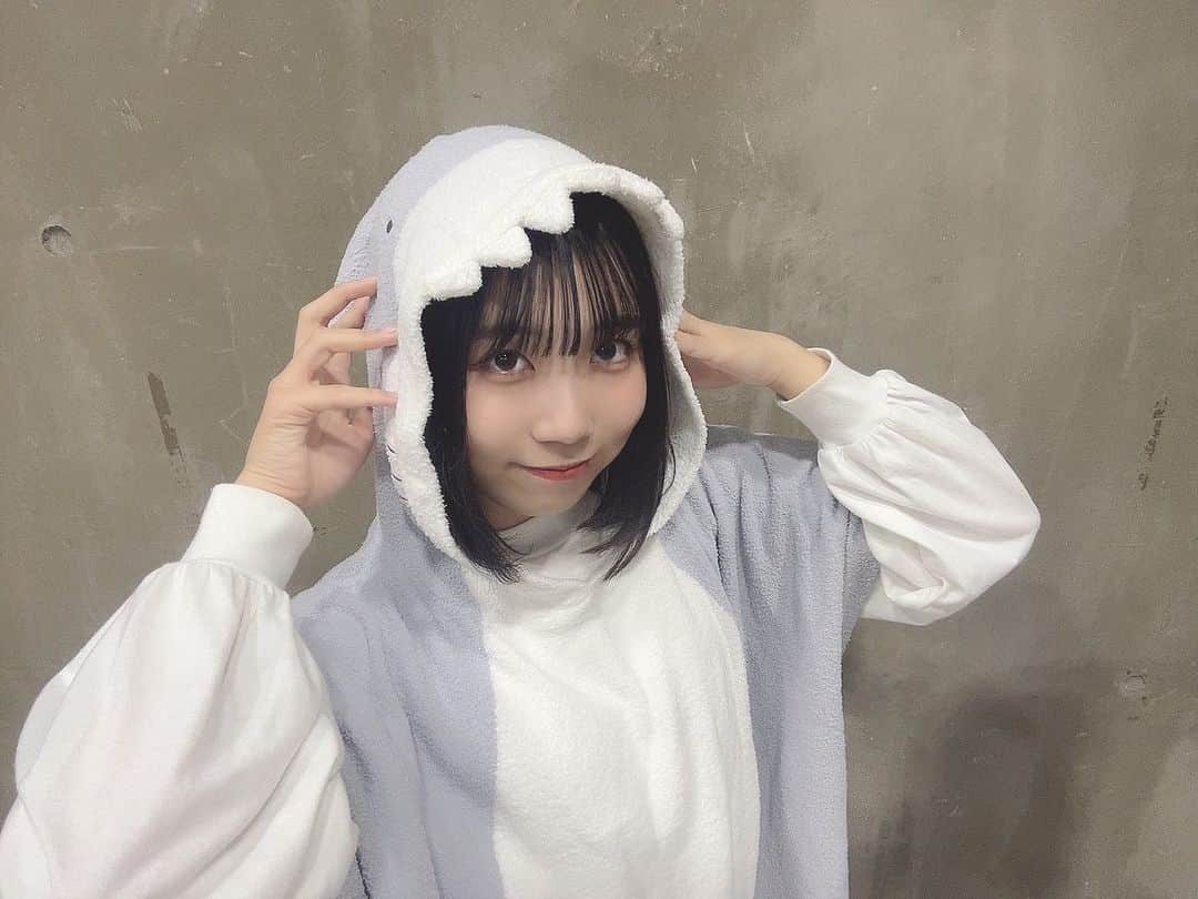 中坂美祐さんのインスタグラム写真 - (中坂美祐Instagram)「さめ🦈  明日はハロウィンだね〜🎃  #ハロウィン #ハロウィンコスプレ #仮装 #サメ #🦈 #halloween #はっぴーはろうぃん #ハッピーハロウィン #happyhalloween」10月30日 22時21分 - nakachan_0611