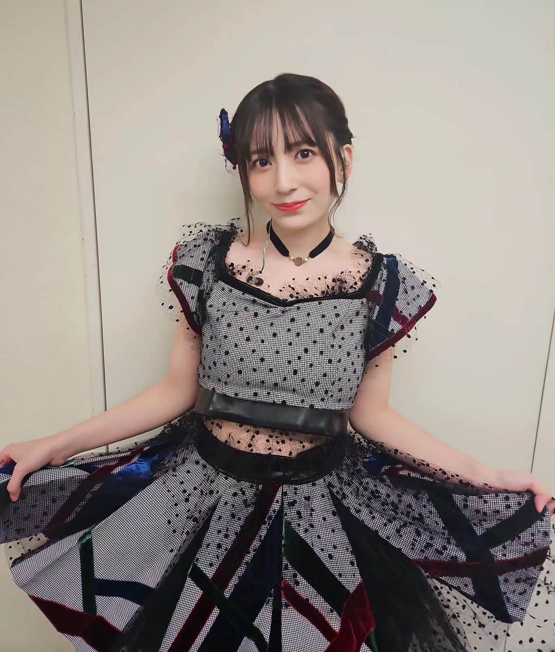 佐々木優佳里のインスタグラム：「❤️  流れ星に何を願えばいいのだろう  を歌ったときの衣装！ めちゃかわ！  #武道館 #AKB48 #衣装」
