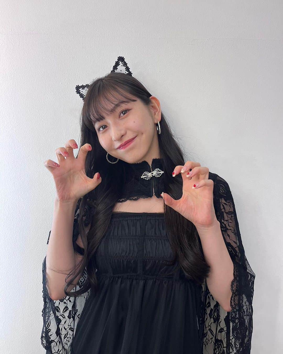 植村あかりのインスタグラム：「⁡ ⁡ ⁡ 🐈‍⬛ ⁡ ⁡ ⁡ #juicejuice#植村あかり」