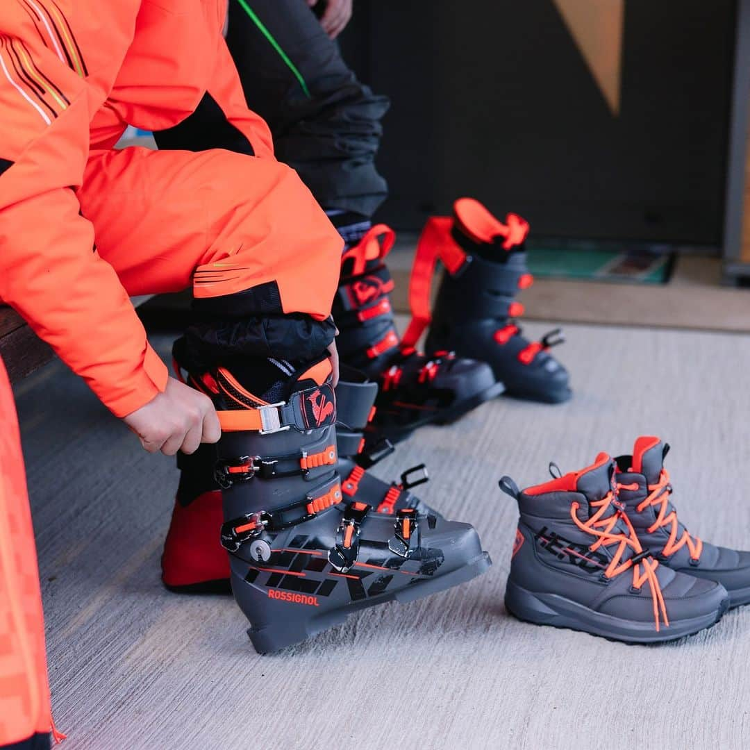 ロシニョールのインスタグラム：「Inspired by the emotions generated by victory, discover the new Hero Collection! 🔥  Gear up with our Rossignol racing Hero World Cup ski boot, designed for competitive racing and on-trail performance. 💯 And after a long day chasing speed on the mountain, get ready for some chill time with our podium boots or chalet shoes - perfect to keep your feet warm, dry and cozy during all your après-ski activities. 👌  #Anotherbestday #callingallheroes  📸 @garnier_louis_photo」