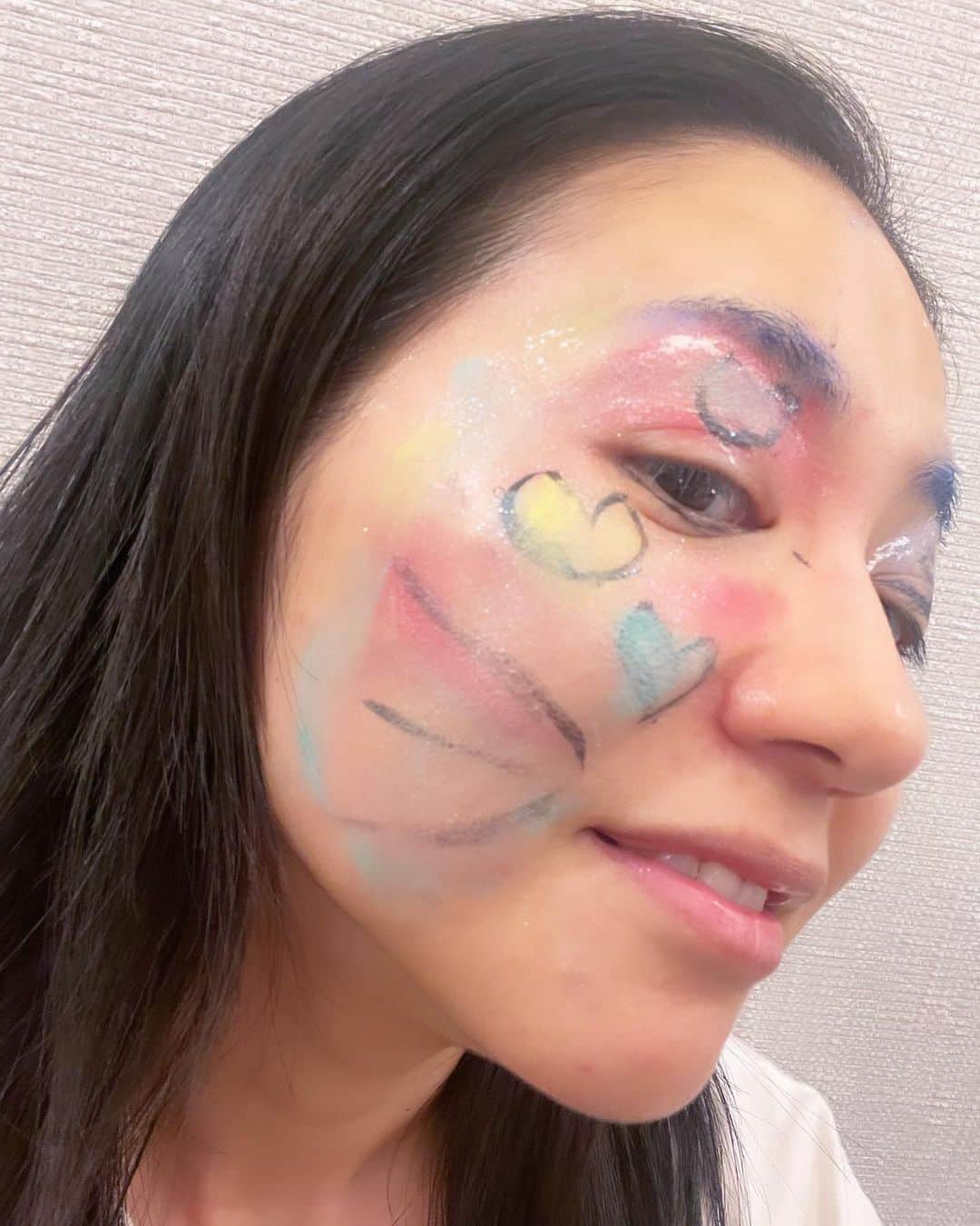 関根麻里さんのインスタグラム写真 - (関根麻里Instagram)「Make up by daughter (grade 2) メイク:長女（小2） Theme: lovely テーマ:ラブリー 😆💕」10月30日 22時49分 - marisekine