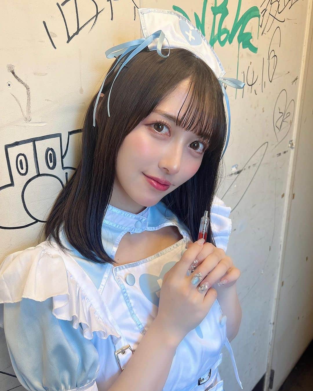 保科凜さんのインスタグラム写真 - (保科凜Instagram)「人生で初めてナース着た！恥ずかしかったーーー𖦹‎.𖦹‎💧 いっぱい載せちゃったけど最後まで見てね🤭💙  ・ ・   #idol  #jamscollection  #selfie  #like  #followme  #instagram   #halloween  #halloweencostume  #nurse   #アイドル #ジャムズ #保科凜 #ハロウィン #ハロウィンネイル  #ナース  #ナースコスプレ」10月30日 22時55分 - tottoko_lin