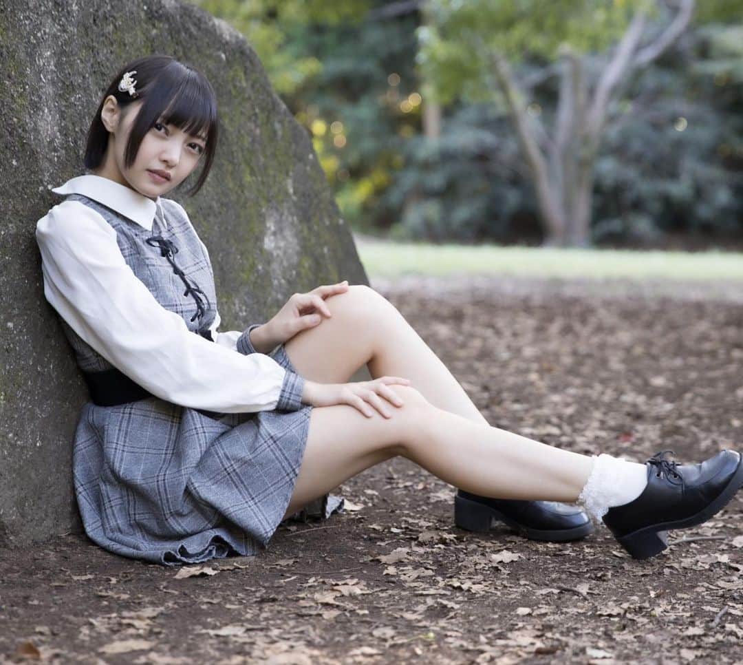 松山あおいのインスタグラム：「⭐️お知らせ⭐️ アパレルブランドLIVERTINEAGE様とコラボ決定！  コラボアイテムは、松山あおい要素全開だけど、普段も使いたい！を意識しました✨  11月受注開始予定で完全受注生産⚠️  受注開始までお楽しみに🐘  LIVERTINE AGE公式HP↓ https://livertineage.jp」