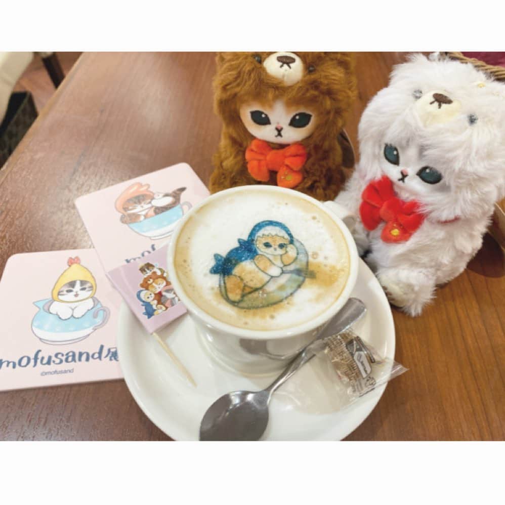長南舞のインスタグラム：「世界一可愛いカフェラテ☕️🫶🏻  #mofusand展 #mofusand #mofusandcafe #もふさんど #猫 #cat #love #猫好きさんと繋がりたい #猫好き部」