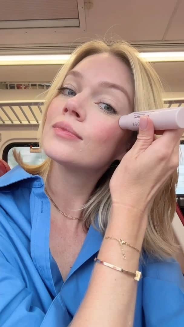 リンジー・エリンソンのインスタグラム：「POV: my Monday morning commute 👩🏼‍💻」