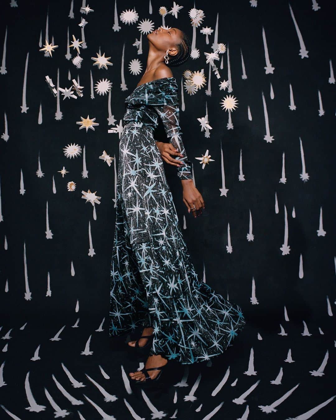 ダイアン フォン ファステンバーグのインスタグラム：「Starstruck. Get ready for November occasion looks 🌟 #DVF」