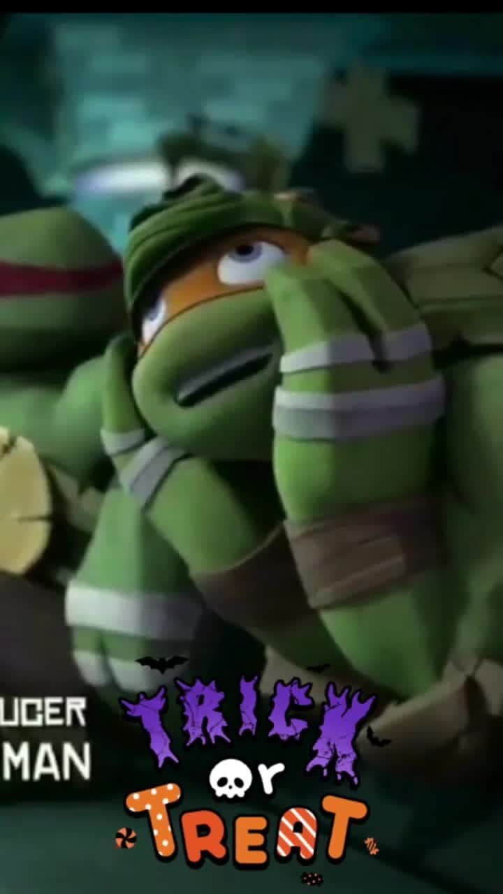 グレッグ・サイプスのインスタグラム：「What costume are you choosing? Its almost #Halloween! 💚 #TMNT @superrobot74 @TMNT @seanastin @sethgreen @rob_paulsen @nickelodeon #trend #funny #costume #cosplay #trickortreat」