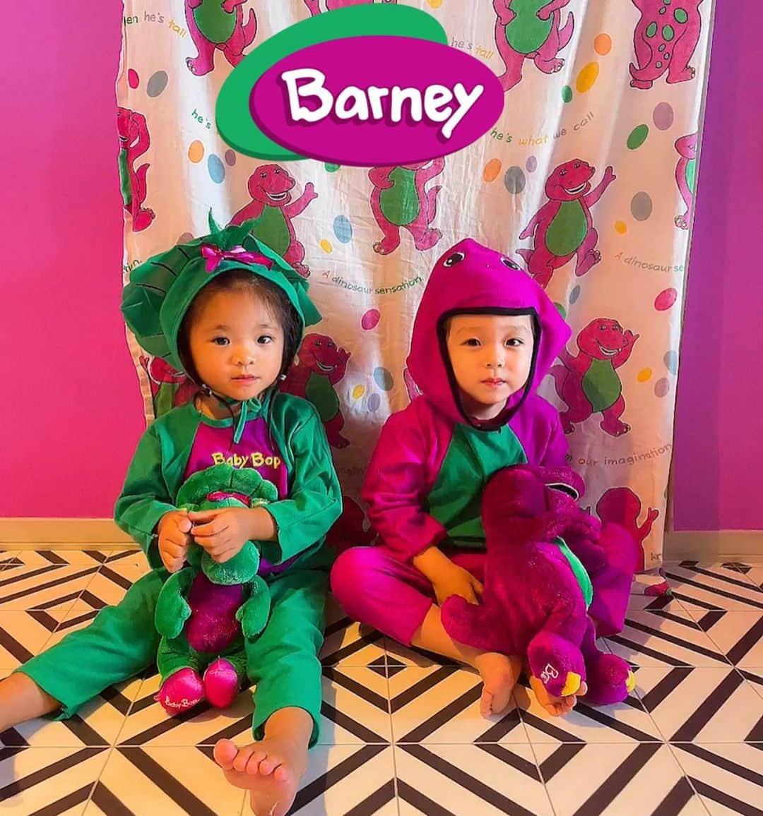 miniさんのインスタグラム写真 - (miniInstagram)「Happy Halloween💜💚 Barney🦖💜💜& BabyBop🥦💚 @musukochanenglish   #barney #babybop #barneyhalloween #barneycostume #barneycosplay #vintagekids #halloween #happyhalloween #ハロウィン #バーニー #バーニーコスプレ #3歳」10月30日 23時05分 - mini.stagram