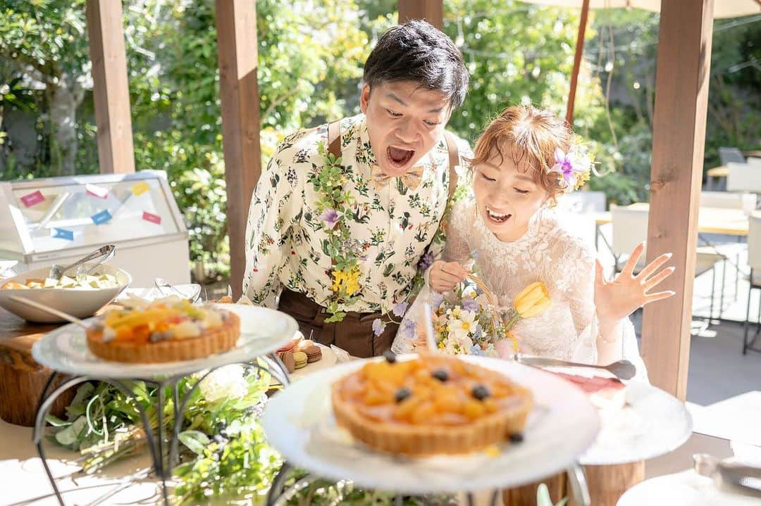 結婚式場 ヒルズスィーツ宇都宮ブリーズテラスのインスタグラム：「デザートブッフェ🍰  お好きなスィーツを好きなだけ♡ ガーデンでゲストと過ごせる特別な時間…  おふたりといつも通り話せるって ゲストはとっても嬉しいんです♡  結婚式という限りある時間の中で おふたりはどんな1日にされますか？  ____  新郎新婦のリアルなお声や こだわりポイントなどを 公式HPに掲載しております  ヒルズスィーツのTOPページより ぜひご覧くださいませ♡ @hillssweets_wedding  ___  #プレ花嫁 #結婚式 #日本中のプレ花嫁さんと繋がりたい #ウエディング #結婚式場 #全国のプレ花嫁さんと繋がりたい #結婚式場 #wedding #フィオーレビアンカ #fiorebianca #宇都宮結婚式場 #栃木結婚式場 #ヒルズスィーツ宇都宮ブリーズテラス #ヒルズ #デザートブッフェ」