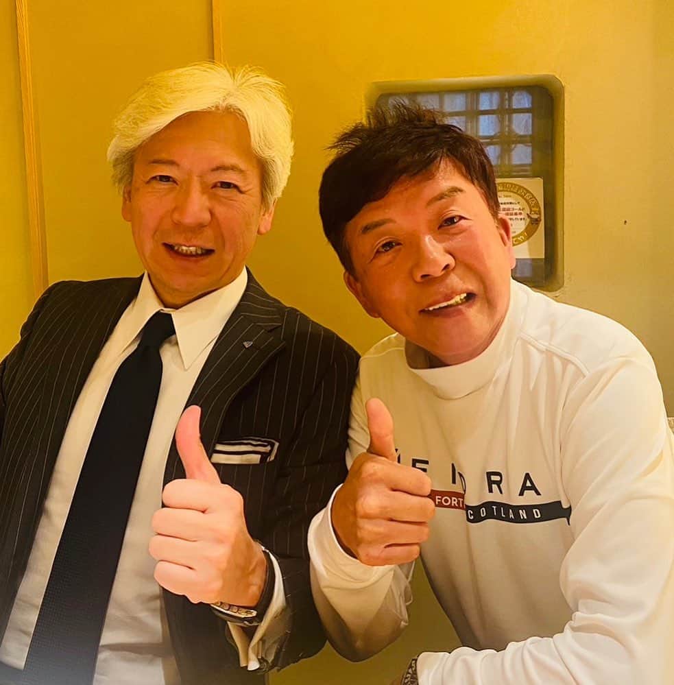 のインスタグラム：「おつかれさまです^_^おやすみなさい😴🌙明石家終わり久しぶりに熊さんと^_^たわい無い話が楽しいんです😀久しぶりに懐かしい歌🎤明日も頑張ろう！」