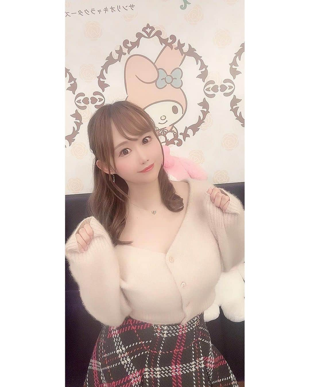 吉田麻衣子さんのインスタグラム写真 - (吉田麻衣子Instagram)「先日、サンリオキャラクターズガーデンカフェに行ってきたよ🌈🩷 @gardencafe_ps   はじめましての　えりちゃんと行ったんだけど　私たち誕生日が一緒なせいか、 好きな物や考え方が似ている！😳 楽しく過ごしてきました🩷 #サンリオキャラクターズガーデンカフェ #サンリオ #アフタヌーンティー #パセラ #上野 #cafestagram  #instafood  #instafollow  #instalike #instahappy  #sanrio」10月30日 23時18分 - maiko.yoshida