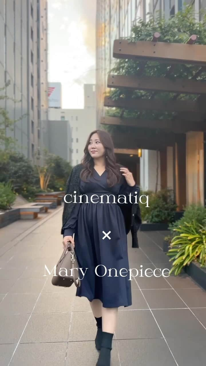 ルナのインスタグラム：「@cinematiq_official のメアリーワンピース👗  ストレッチの効いたスムース生地で 着心地抜群なのにきちっと見えする😌❤️  シワになりにくい素材で洗濯も楽ー！  500mlのペットボトルが入る おっきなマジカルポケットが付いてて便利✨  カラー:ネイビー　サイズ:L 身長163㎝/胸囲95㎝/ヒップ105㎝ ┈┈┈┈┈┈┈┈┈♡ #シネマティック #シネマティックコーデ #マジカルポケット　#洋服以上かばん未満 #cinematiq #グラマーさんにおすすめ #163cmコーデ #着痩せコーデ #細見えコーデ #メアリーワンピ #メアリーワンピース  #ぽっちゃりコーデ #ぽっちゃりファッション #楽ちんワンピ #細見えワンピース #着痩せテク #着痩せ効果 #アラサーコーデ #アラサーファッション」