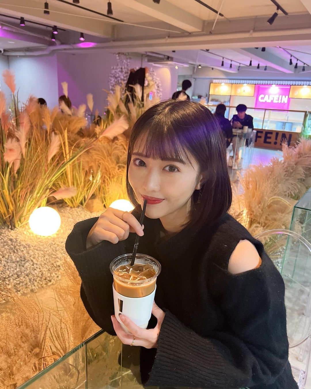 宮瀬彩加さんのインスタグラム写真 - (宮瀬彩加Instagram)「可愛いカフェ見つけて いっぱい写真撮って貰ったの」10月30日 23時31分 - ayaka_miyase