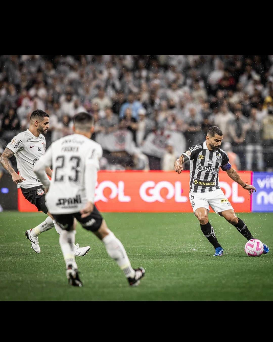 トマス・リンコンさんのインスタグラム写真 - (トマス・リンコンInstagram)「Full-time Corinthians vs Santos 1-1   Clássico alvinegro ⚪️⚫️ +1」10月30日 23時40分 - tomasrincon8