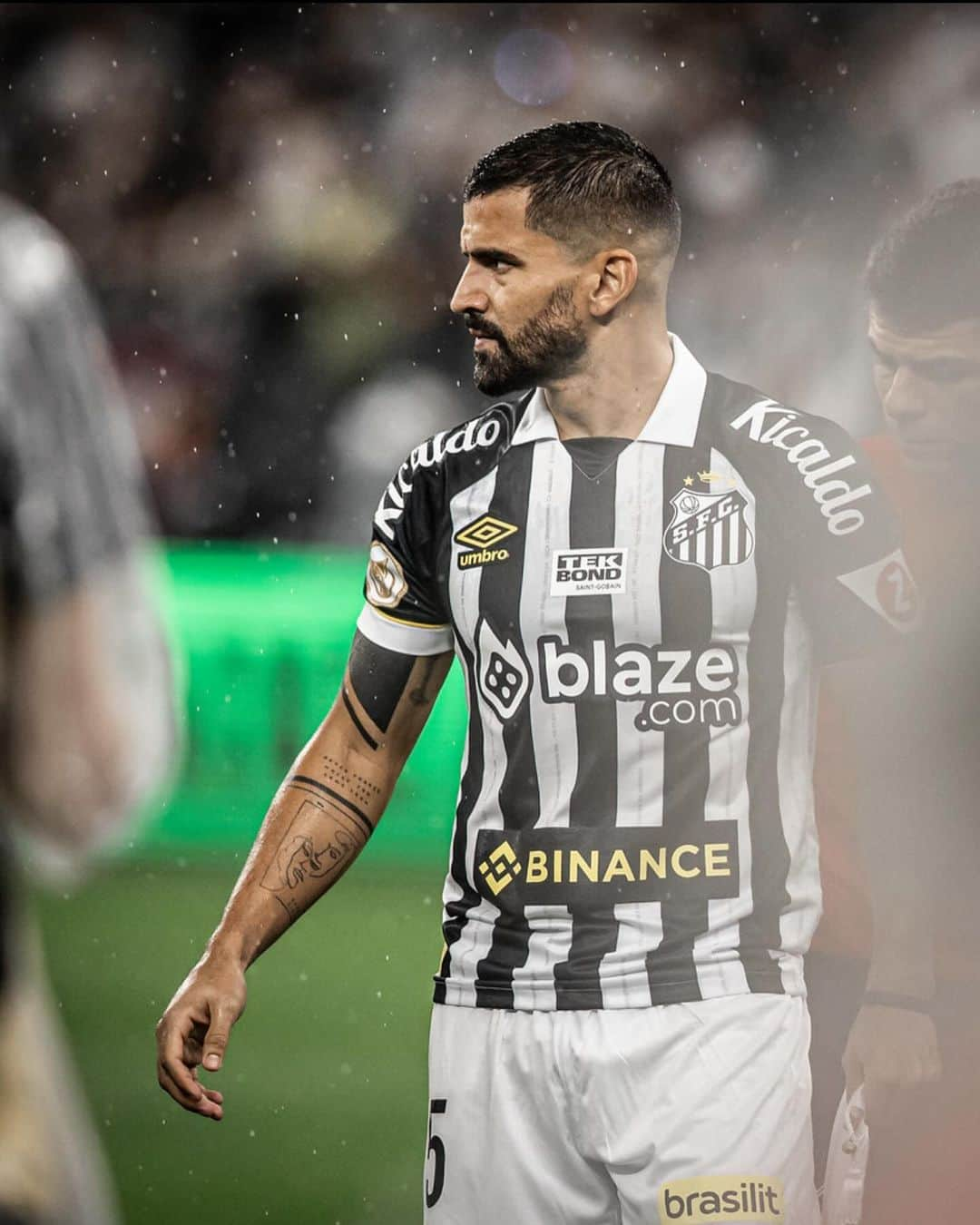 トマス・リンコンのインスタグラム：「Full-time Corinthians vs Santos 1-1   Clássico alvinegro ⚪️⚫️ +1」