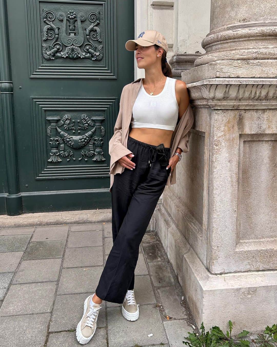 アナ・イバノビッチのインスタグラム：「Late summer memories 🤍 Had to change my wardrobe from summer to winter clothes lately, but I’m very excited for all the cozy looks 🤗」