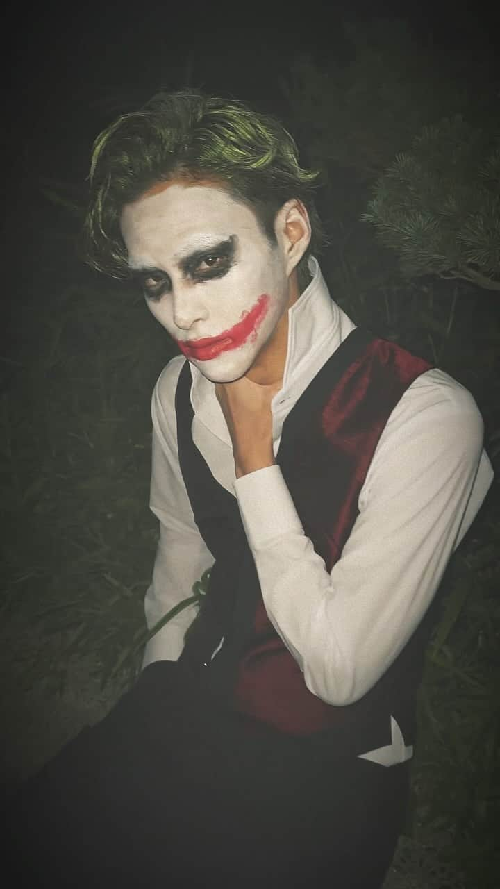 山口託矢のインスタグラム：「Happy Halloween🎃 ジョーカー🃏になったよ #halloween #halloweenmakeup #joker #20231031」