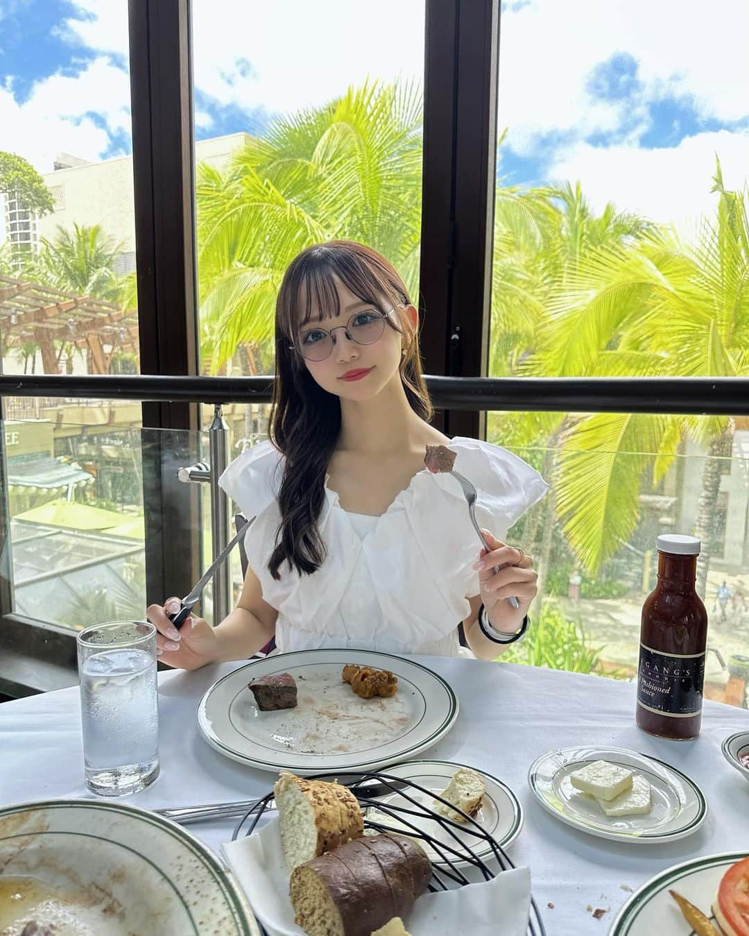 畑美紗起のインスタグラム：「ステーキがおいしかった🥩😩💕  #ハワイ #ハワイ旅行 #家族旅行 #hawaii #trip #shooting #me #instagood #畑美紗起 #パンケーキ #ウルフギャング #ステーキ #ウルフギャングステーキハウス #wolfgang #ハワイグルメ #ハワイグルメ」