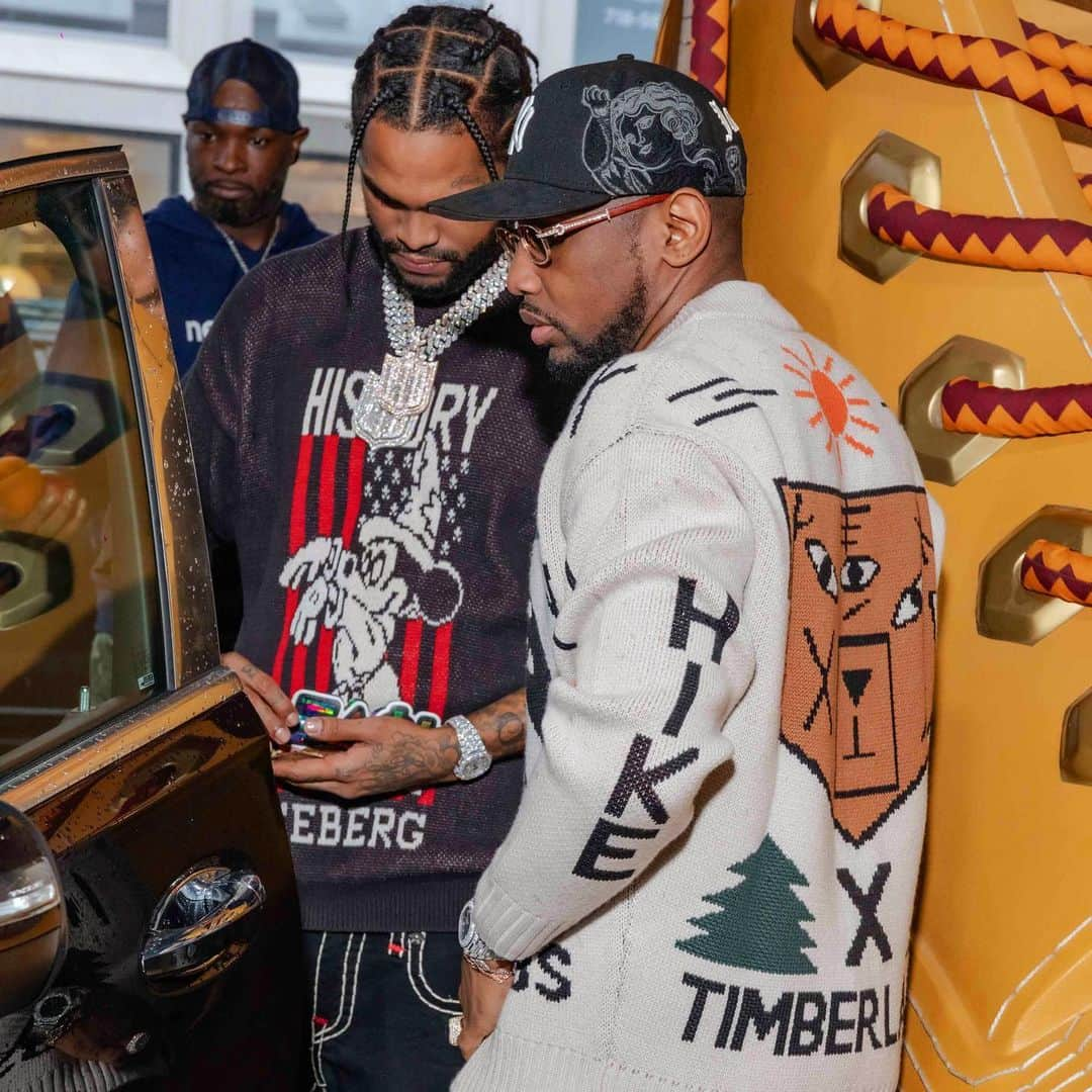 ファボラスさんのインスタグラム写真 - (ファボラスInstagram)「Ima give em Timbs..  Tell em lace his boots, ima give the kid some gems 💎 @timberland   #TimberlandStoop」10月31日 0時09分 - myfabolouslife