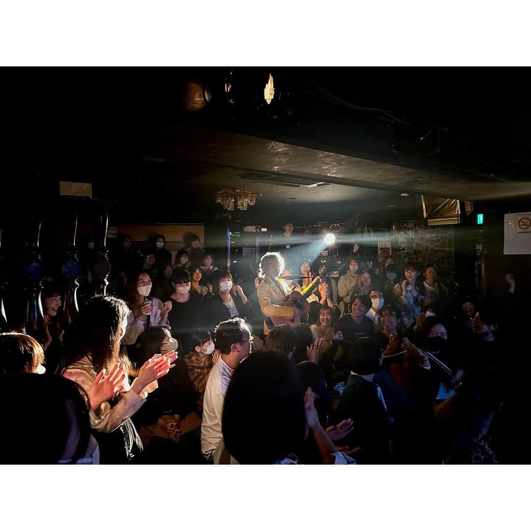 佐々木亮介さんのインスタグラム写真 - (佐々木亮介Instagram)「Singing Bar Look @takkyun_ncis  @tsubasashishido  @pelicanfanclub  Let's go T O H O K U」10月31日 0時21分 - ryosukesasakileo