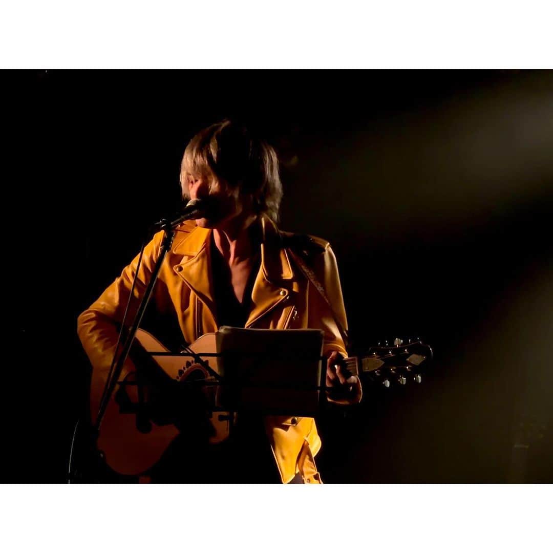 佐々木亮介さんのインスタグラム写真 - (佐々木亮介Instagram)「Singing Bar Look @takkyun_ncis  @tsubasashishido  @pelicanfanclub  Let's go T O H O K U」10月31日 0時21分 - ryosukesasakileo