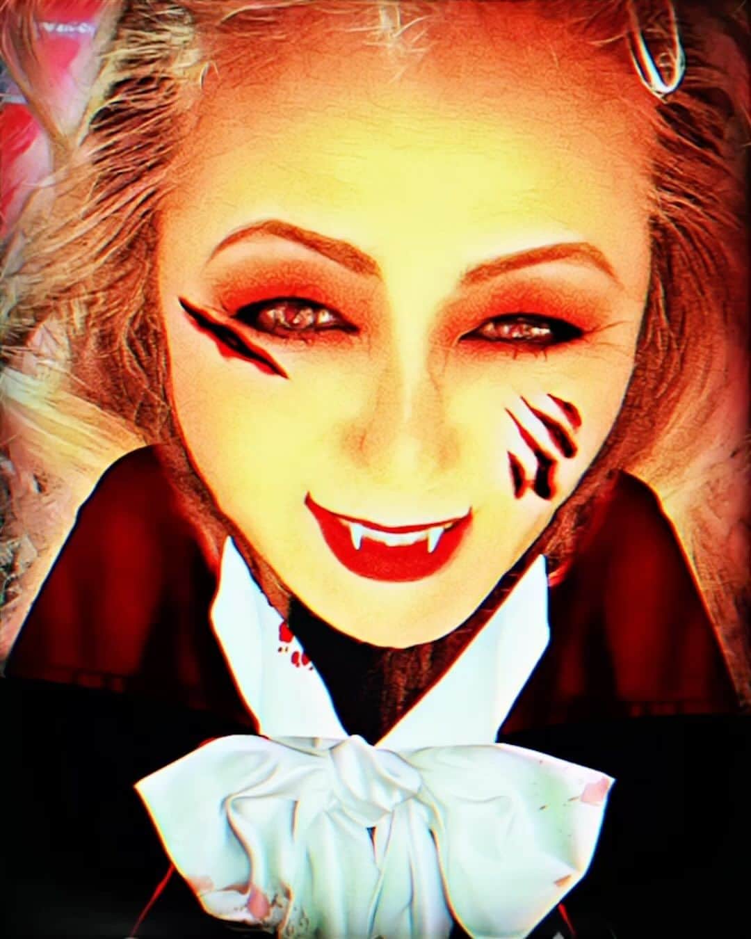 JILLのインスタグラム：「HALLOWEEN なんで こんなん作ってみましたぁ🎃  #jillハロ #halloween ———————————— #11月03日西条市ストーンハンマー #11月04日西条市_箱_こけら落とし #12月30日大手町三井ホール ———————————— #jillpersonz  #personz  #youtubepersonzチャンネル #note  #jillpersonz  #エアプレ #JILLプレ #ラジオ高崎 #三味線jill屋」