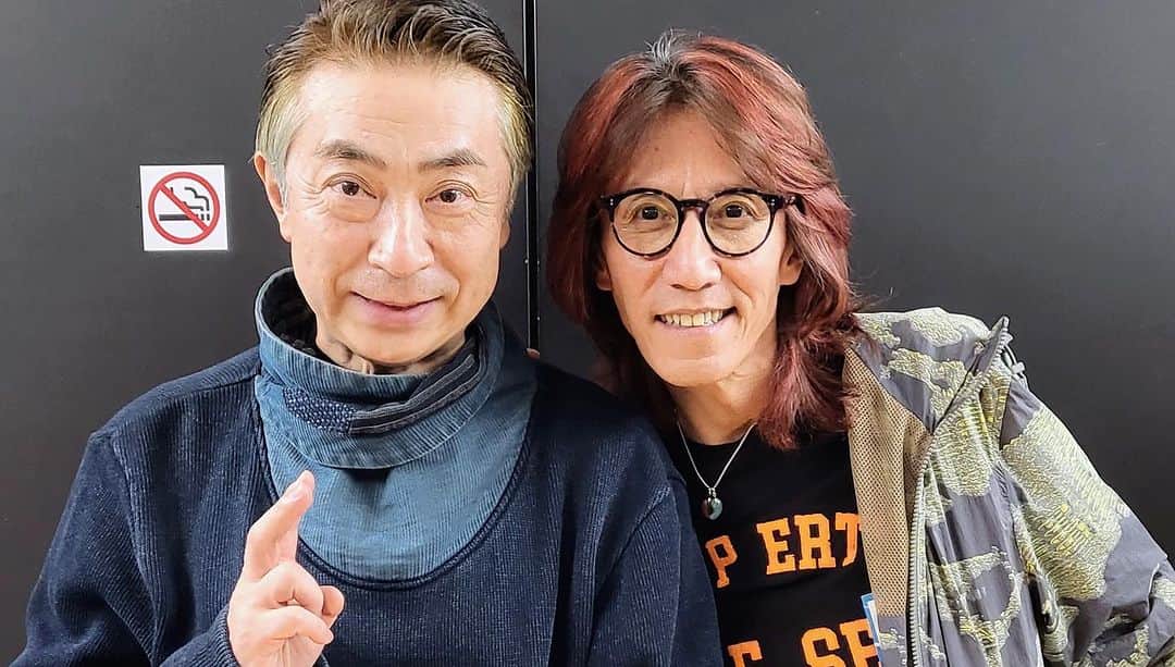 近江谷太朗さんのインスタグラム写真 - (近江谷太朗Instagram)「「フートボールの時間」 いよいよ東京はあと1ステージ❕ 今日は角松敏生さんが娘さんを連れて 観に来てくれました😍 久しぶりに泣いたよと感想を頂き 嬉しかった😭 堺正章さんが2回目観にいらしてて ちょっとお話しできて、 いい作品だね、あなたもいい仕事してるよ的なことを 言って頂き、もう一生頑張れる😭😭😭😭😭 本当にね、いい作品に関われて幸せだ🥰」10月31日 0時31分 - tarooumiya