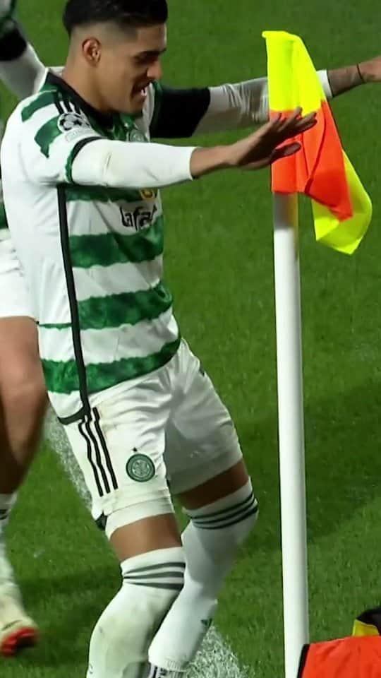 UEFAチャンピオンズリーグのインスタグラム：「Nail the finish, nail the celebration 😅  #UCL」
